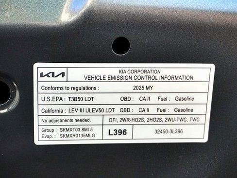 Used 2025 Kia Telluride S AWD/4WD image 35