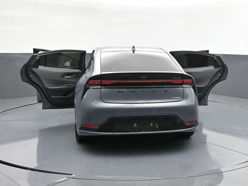 Used 2024 Toyota Prius XLE image 39