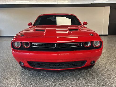 Used 2015 Dodge Challenger R/T w/ Quick Order Package 22B R/T RWD image 2