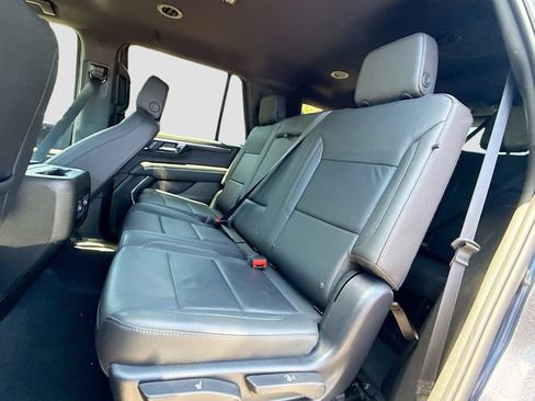 Used 2025 Chevrolet Tahoe LT RWD image 24