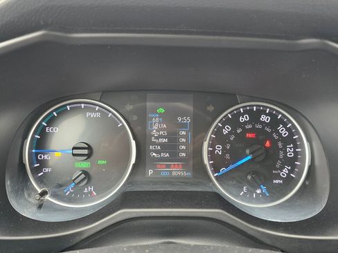 Used 2020 Toyota RAV4 LE AWD/4WD image 22