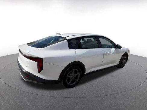 Used 2025 Kia K4 FWD image 15