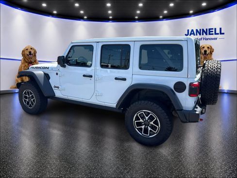 Used 2024 Jeep Wrangler Unlimited Rubicon w/ Technology Group AWD/4WD image 8