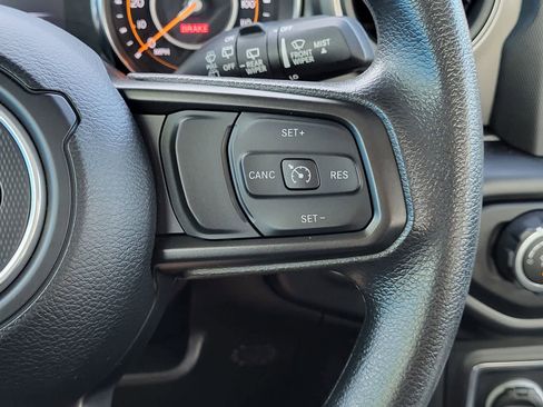 Used 2022 Jeep Wrangler Sport AWD/4WD image 17