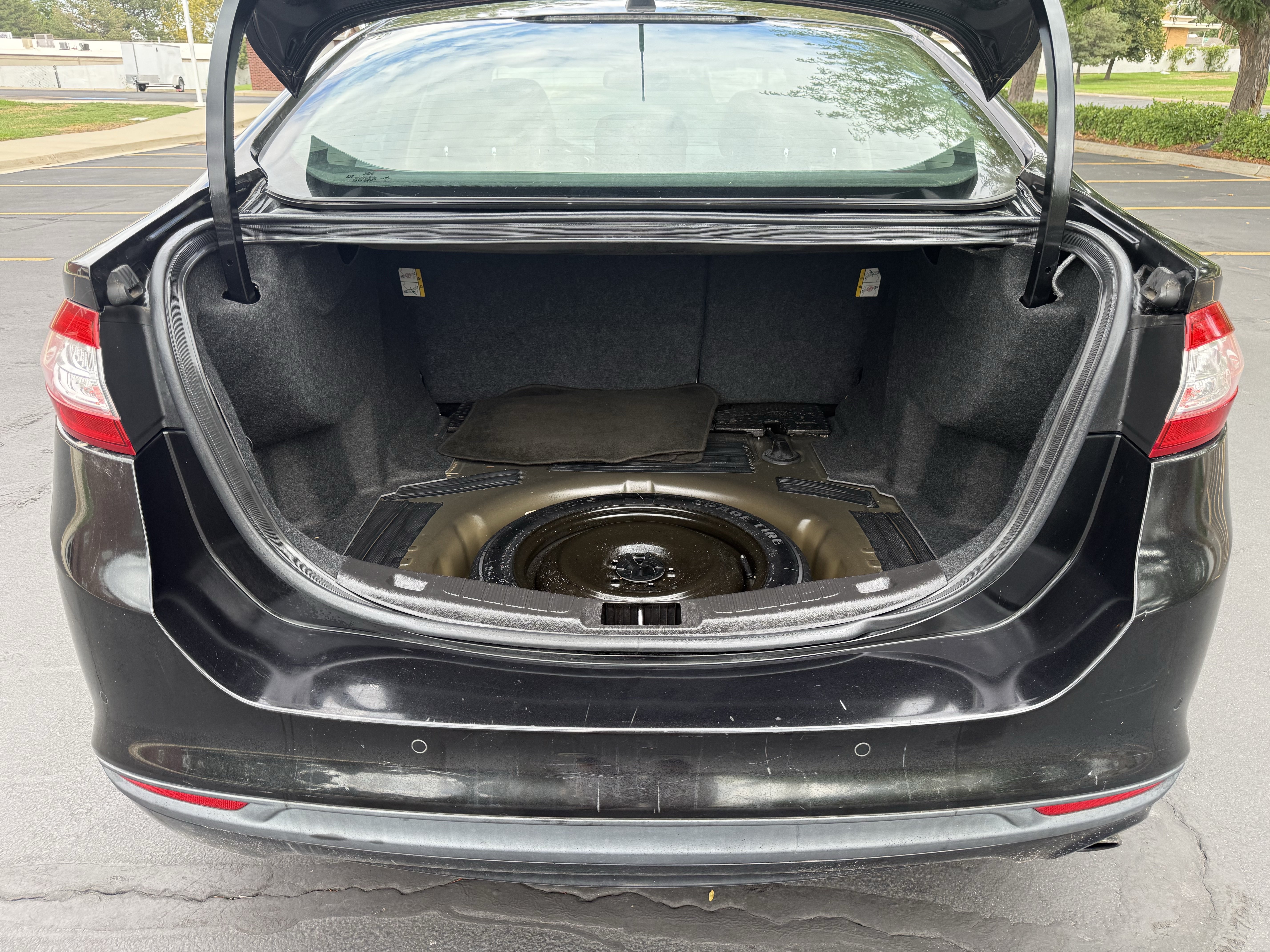Used 2014 Ford Fusion SE w/ Equipment Group 202A FWD image 19