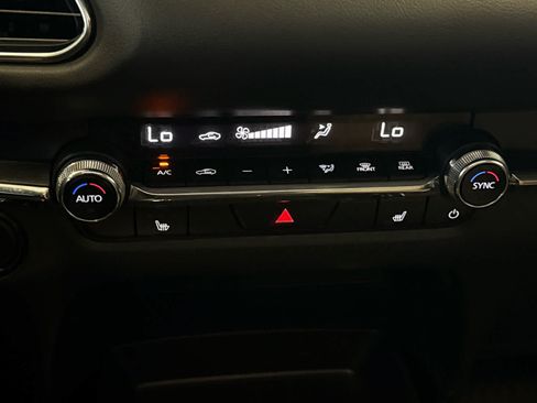 Certified 2024 MAZDA CX-30 AWD 2.5 S w/ Preferred Package image 17