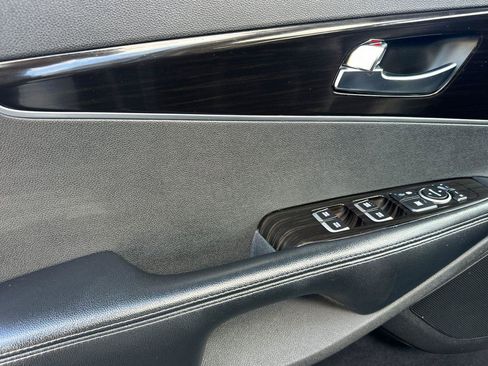 Used 2020 Kia Sorento EX image 11