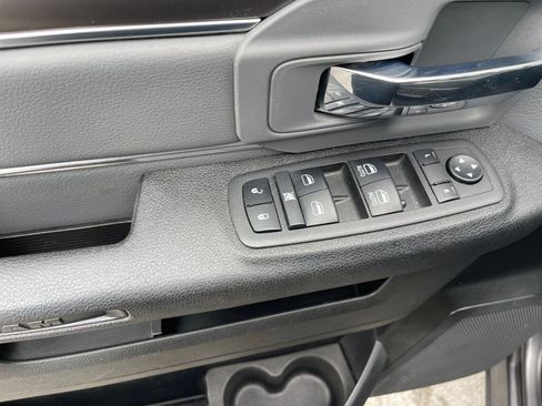 Used 2023 RAM 1500 Classic SLT AWD/4WD image 13