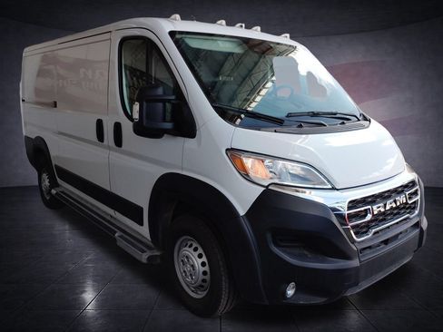Used 2025 RAM ProMaster 2500 w/ U-Haul Equipment Group FWD image 7