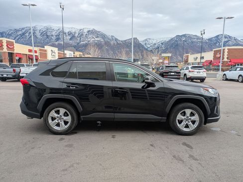 Used 2019 Toyota RAV4 XLE image 2
