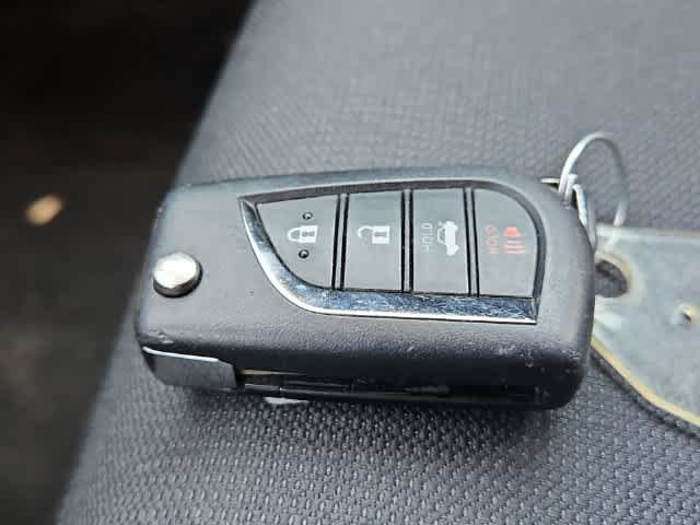 Used 2025 Toyota Corolla LE FWD image 28