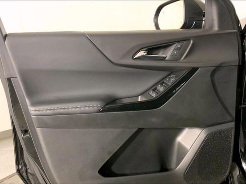 Used 2025 Chevrolet Equinox LT image 24