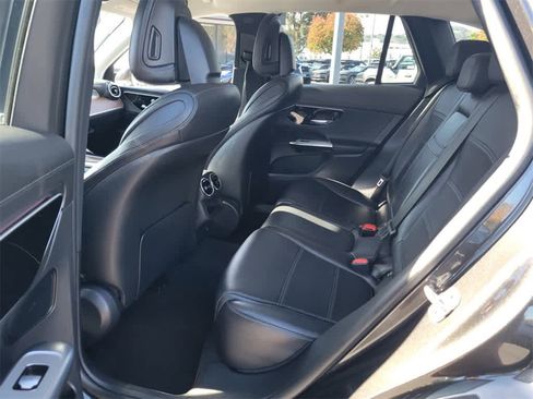 Used 2024 Mercedes-Benz GLC 300 image 11