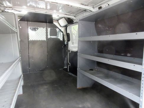 Used 2018 Ford Transit 250 130 Low Roof RWD image 12