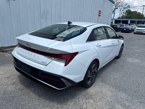 Used 2024 Hyundai Elantra Limited FWD image 8