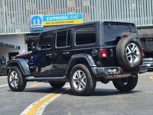 Used 2022 Jeep Wrangler Unlimited Sahara w/ Cold Weather Group AWD/4WD image 2