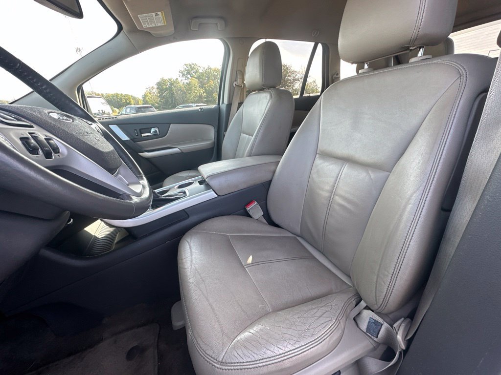 Used 2012 Ford Edge SEL FWD image 17