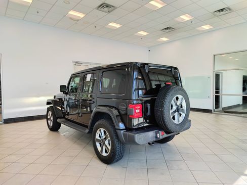 Used 2020 Jeep Wrangler Unlimited Sahara AWD/4WD image 5