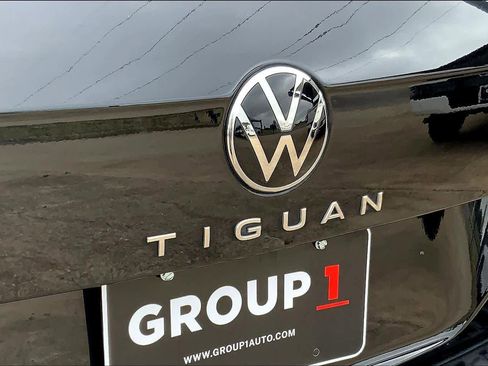 Used 2024 Volkswagen Tiguan SE R-Line image 10