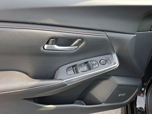 Certified 2025 Nissan Sentra SR w/ SR Premium Package FWD image 14