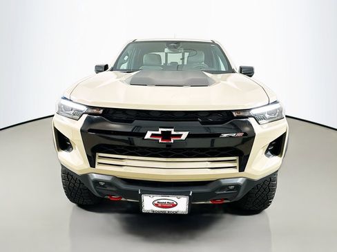 Used 2024 Chevrolet Colorado ZR2 AWD/4WD image 2