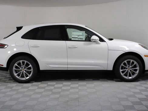 New 2026 Porsche Macan image 8