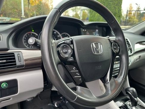 Certified 2017 Honda Accord EX-L image 18