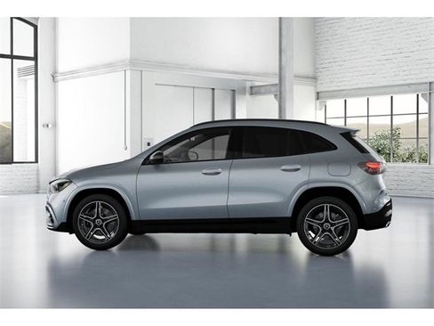 New 2025 Mercedes-Benz GLA 250 4MATIC image 33