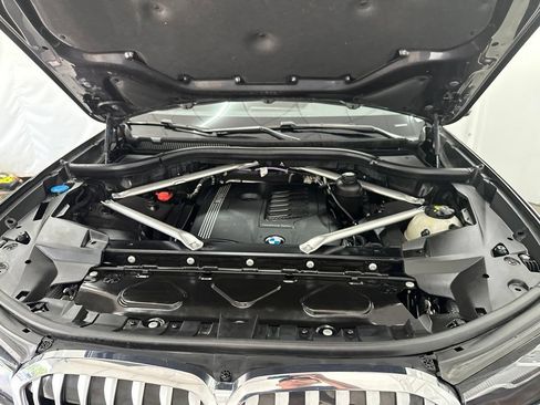 Used 2022 BMW X7 xDrive40i w/ Cold Weather Package AWD/4WD image 13