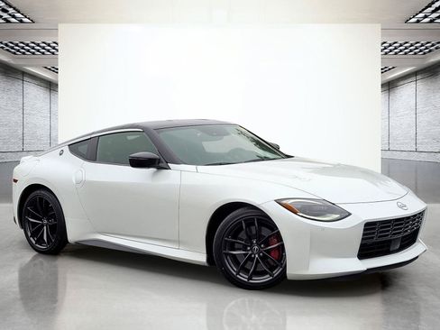 Used 2023 Nissan Z w/ Floor Mat Package (L93) RWD image 2