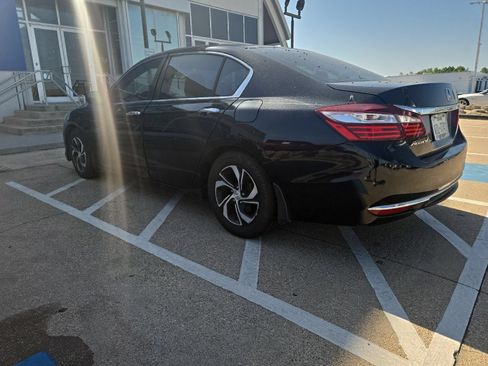 Used 2017 Honda Accord LX image 8