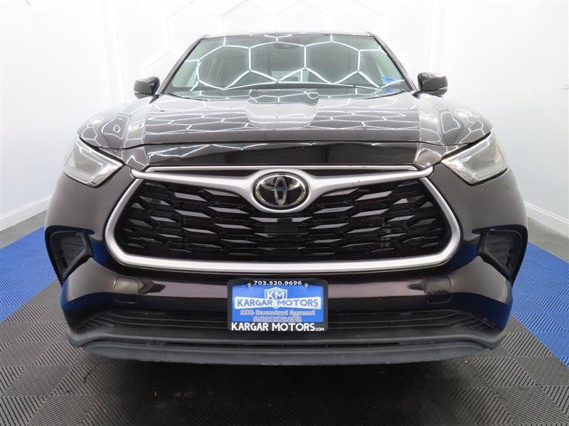Used 2022 Toyota Highlander L FWD image 3