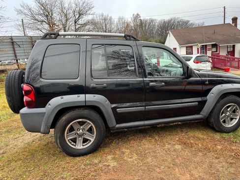 Used 2005 Jeep Liberty Renegade image 22