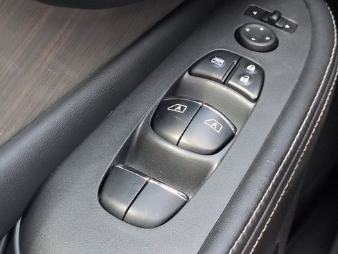 Used 2016 Nissan Murano Platinum w/ Platinum Technology Package FWD image 27
