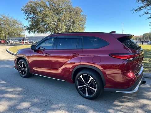 Certified 2022 Toyota Highlander XSE image 3