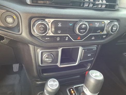 Used 2024 Jeep Wrangler Sport image 13
