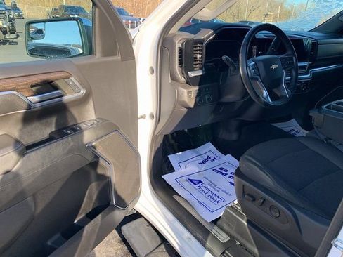 Used 2023 Chevrolet Silverado 1500 LT image 5