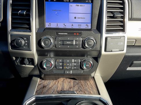 Used 2019 Ford F250 Lariat w/ FX4 Off-Road Package AWD/4WD image 27