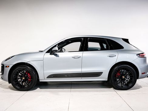 Used 2022 Porsche Macan GTS w/ Sport Chrono Package image 7