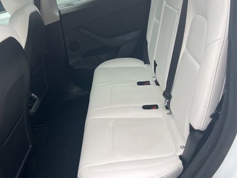 Used 2023 Tesla Model Y Long Range image 15