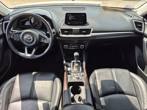 Used 2018 MAZDA MAZDA3 Touring FWD image 12