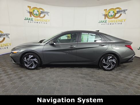 Used 2024 Hyundai Elantra SEL w/ Convenience Package FWD image 4