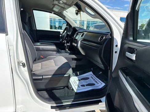 Used 2020 Toyota Tundra SR5 w/ SR5 Upgrade Package AWD/4WD image 11