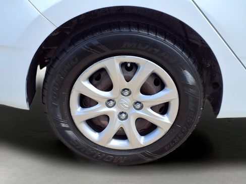 Used 2013 Hyundai Accent GS FWD image 9
