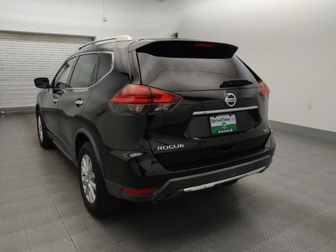 Used 2017 Nissan Rogue SV FWD image 5