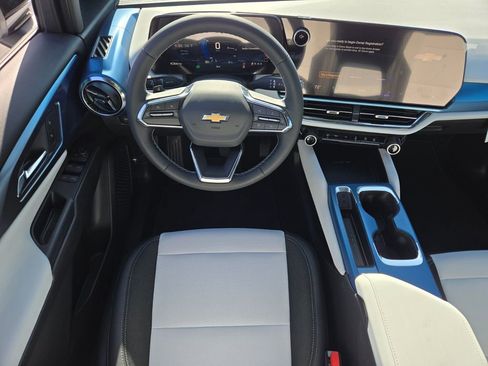 New 2026 Chevrolet Equinox EV LT FWD image 8