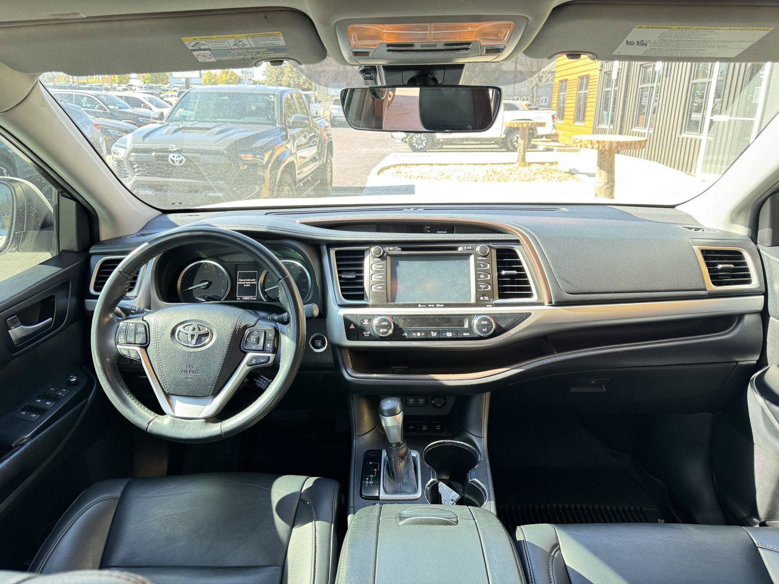 Used 2019 Toyota Highlander XLE AWD/4WD image 13