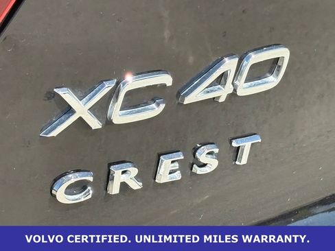Certified 2024 Volvo XC40 B5 Ultimate w/ Protection Package Premier image 10