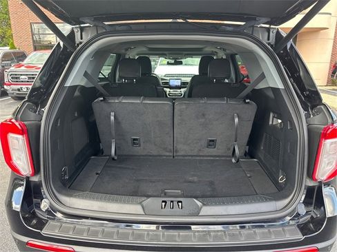 Used 2023 Ford Explorer XLT w/ Equipment Group 202A image 11