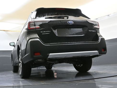 Used 2025 Subaru Outback Limited image 39